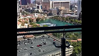 Follada Vaginal Y Garganta Profunda Para Una Perra Blanca En Las Vegas