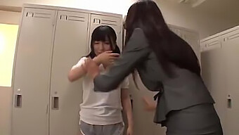 Lesbian Teachers Seduce A Young Student - 7igxmf