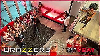 Grup Seks Ve Sert Parti Ile Irklararası Orgi Izleyin - Brazzers