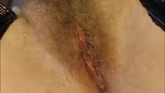 Amateur Blonde Poesje Krijgt Close-Up