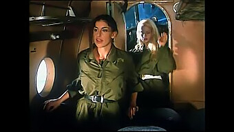 Sarah Young Et Rossana Dans Flying Whores 1 (1986)