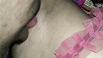 Büyük Göğüslü Genç Kız Creampie Alıyor