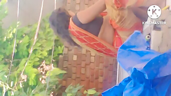 La Tante Indienne Bidi Pi Profite De Sexe Avec Un Homme Plus Jeune Dans Une Vidéo Hd