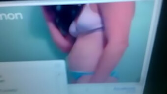 Omegle 18+ Teen Trở Nên Tinh Nghịch Với Một Người Lạ