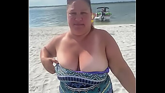 「vagina Fuckada: Big Tit Flashing On A Public Beach」