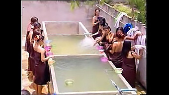 Calde Ragazze Thailandesi In Prigione: Un Video Imperdibile!