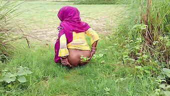 Hindi Porn: Indian Step Sister Gets Fucked In The Great Outdoors Without Protection