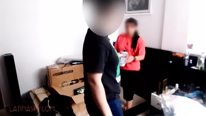 Une Femme De Ménage Latine Amateur Se Fait Baiser Son Gros Cul Dans Une Vidéo Maison