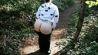 Big Booty Exhibitionist Shows Off Her Pussy At A Public Park