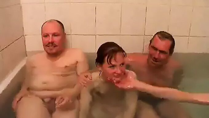 Kijk Hoe Deze Geweldige Schoonheid Neukt In Deze Geweldige Video!